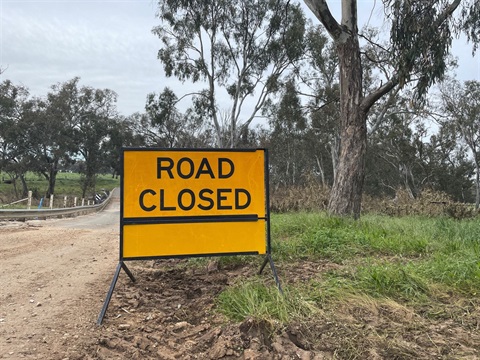 Road closed.jpg