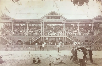 princes.park.grandstand.historic.png