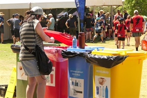 P1220280.bins.EB.JPG
