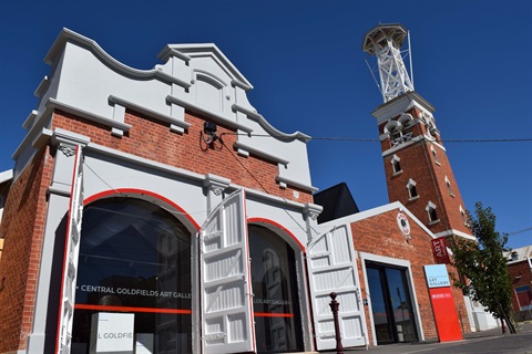 facade_dsc_0789_lr.jpg