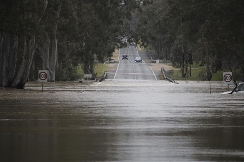 Floods Bet Bet Creek.jpg