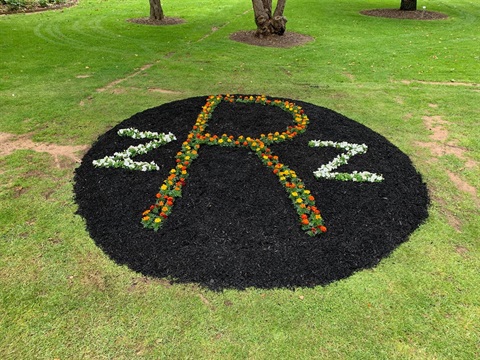 Zonta Flower bed 20129.JPG